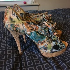 Chinese laundry open-toed pumps