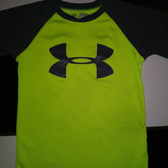 2 UNDER ARMOUR SHIRTS - Picture 2 of 4