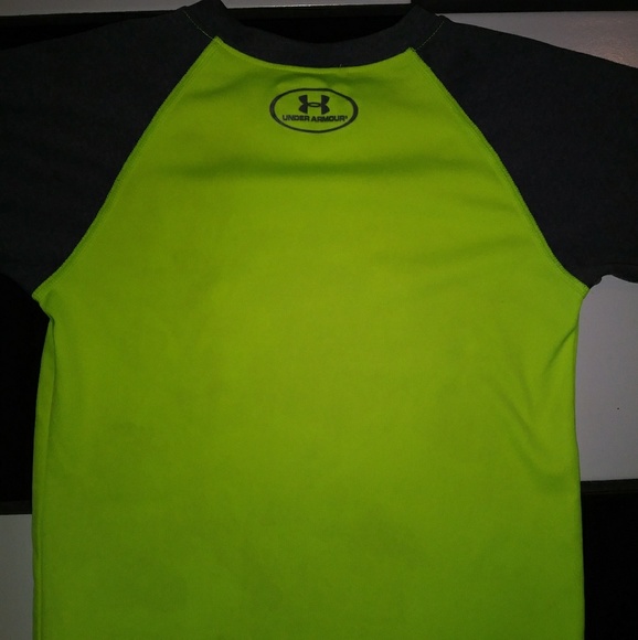 2 UNDER ARMOUR SHIRTS - Picture 3 of 4