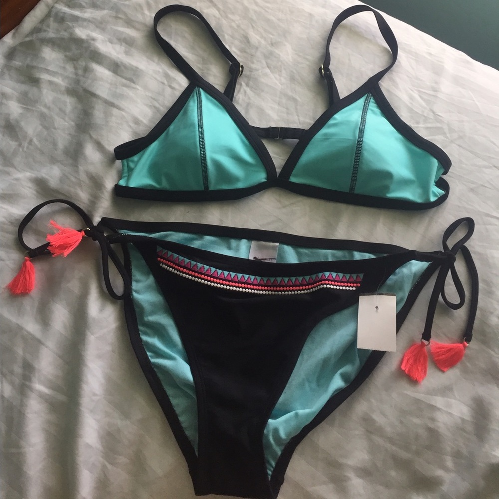 Bikini (top only)