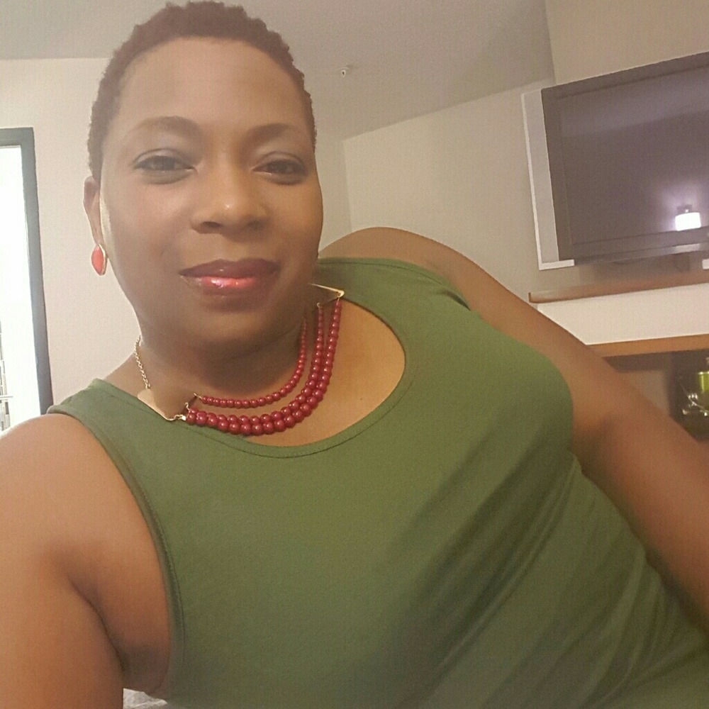 Meet your Posher, Saqueena