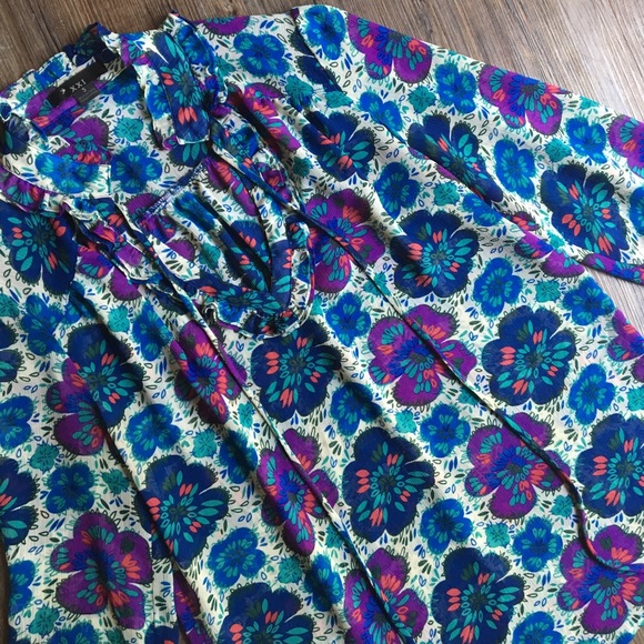 Forever 21 Flower Top - Picture 1 of 4