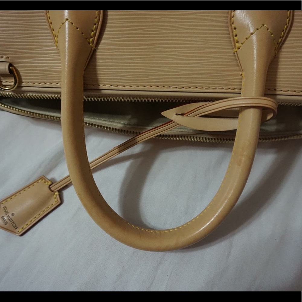 SOLD‼️ Auth. LV Doc epi Natural - Picture 5 of 8