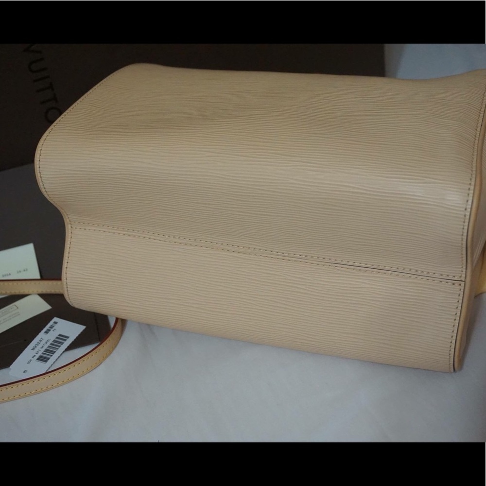 SOLD‼️ Auth. LV Doc epi Natural - Picture 7 of 8