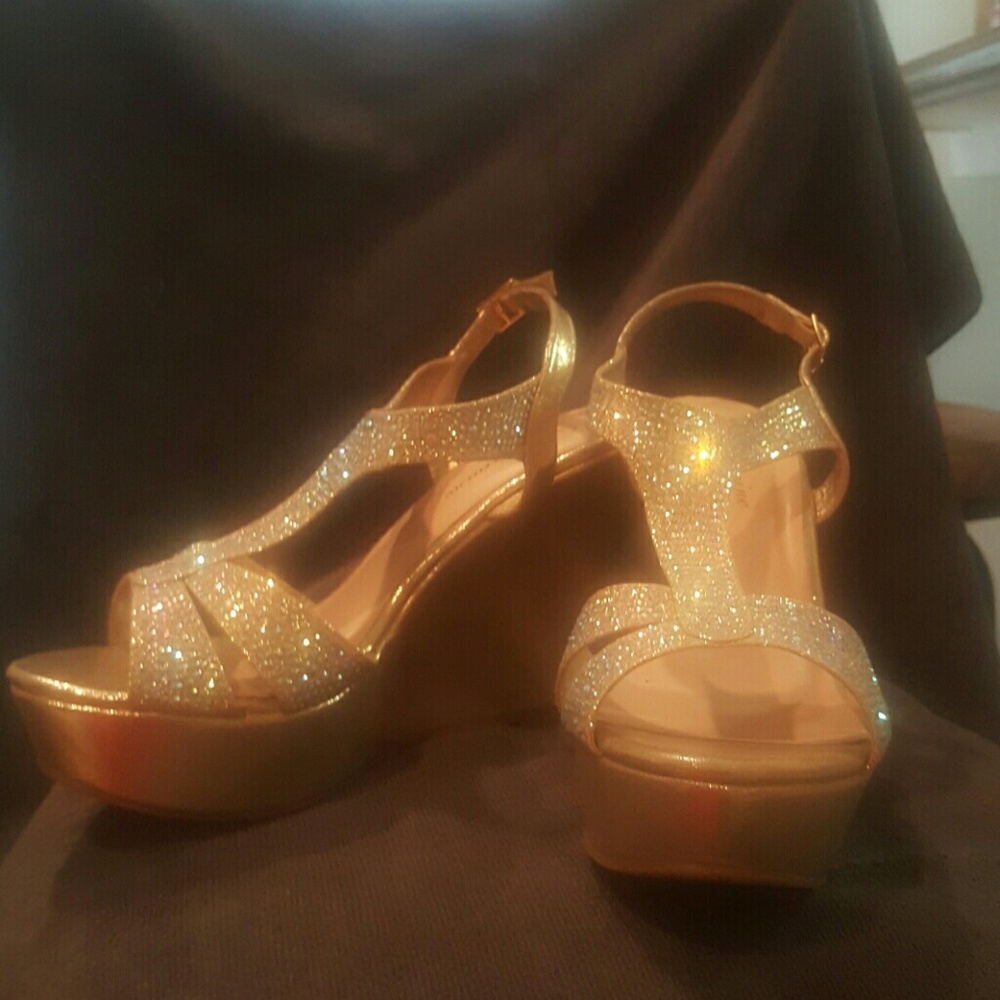 Lorraine Wedge Sandals