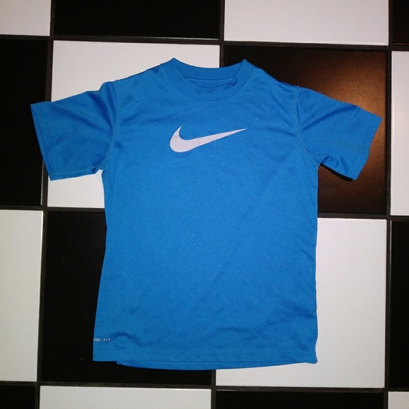 2 Nike basketball shirts - Picture 2 of 3