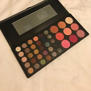 BH cosmetics palette