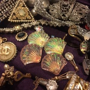 Shell earrings Vintage earrings