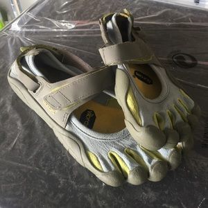 Vibram 5 finger shoes