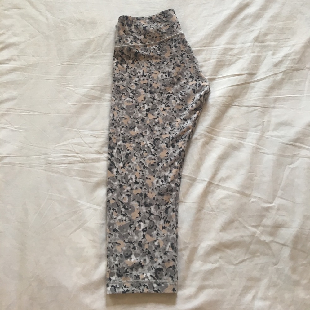 Lululemon wunder under crops!!