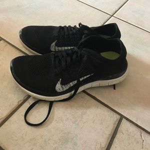 Women's Nike 4.0 flyknit gym shoes