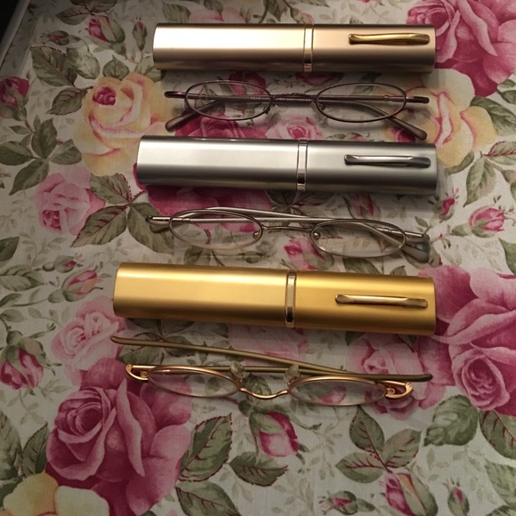 3 Pairs Reading Glasses +1.25 with cases - Picture 1 of 4