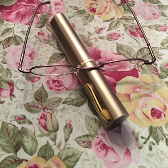 3 Pairs Reading Glasses +1.25 with cases - Picture 2 of 4