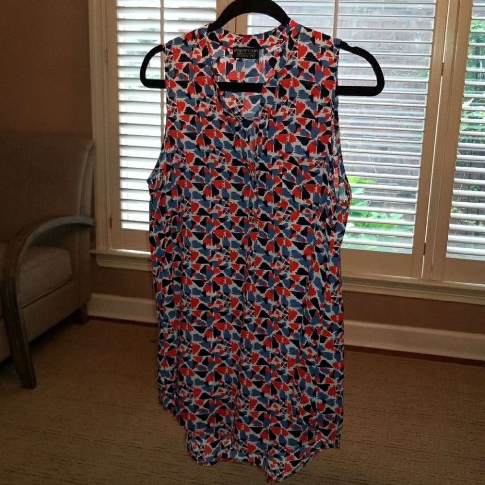 Sleeveless tunic