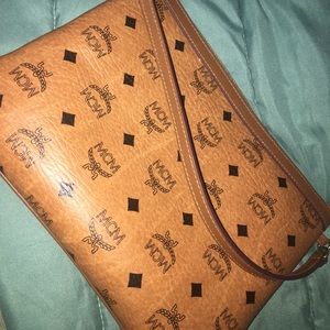 MCM Clutch
