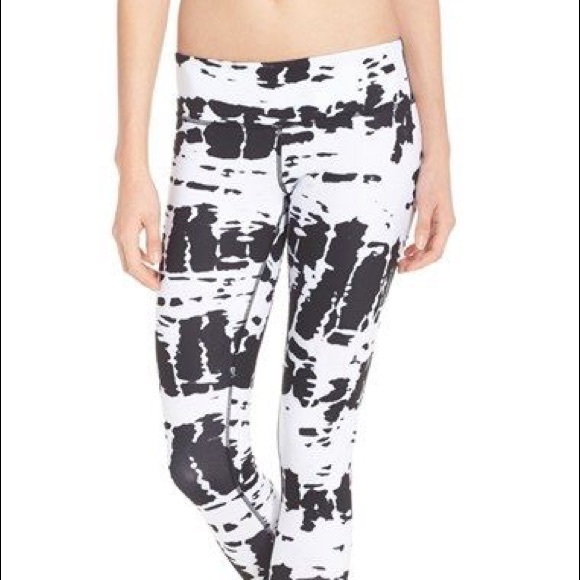 ALO Yoga Pants - Alo Airbrush Legging