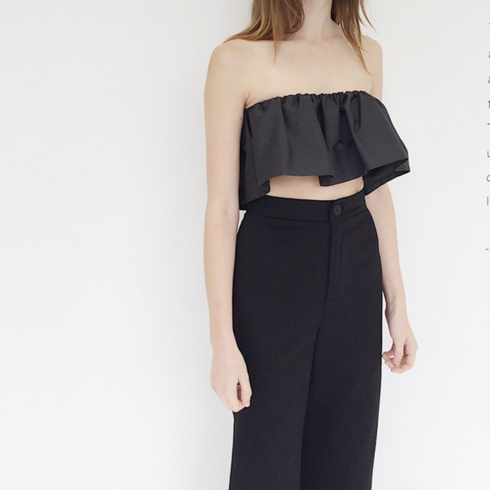 Desiree Klein Ruffle Linen Top