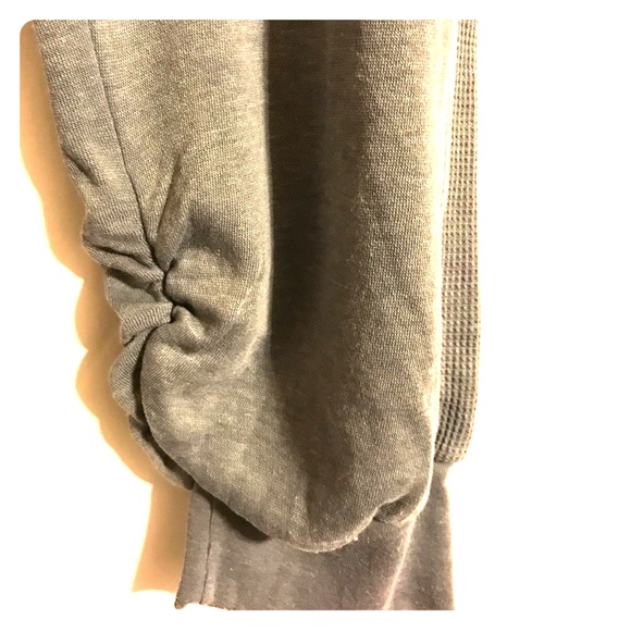 ❤️EXTREME SALE❤️ Calvin Klein Sweats/Capris - Picture 5 of 7