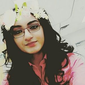 Meet your Posher, Alejandra