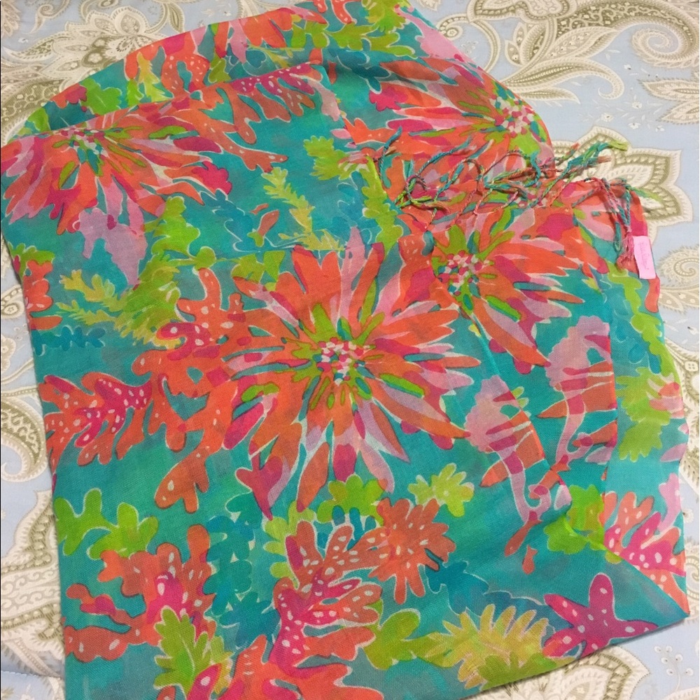 Brand new Lilly Pulitzer murfee scarf