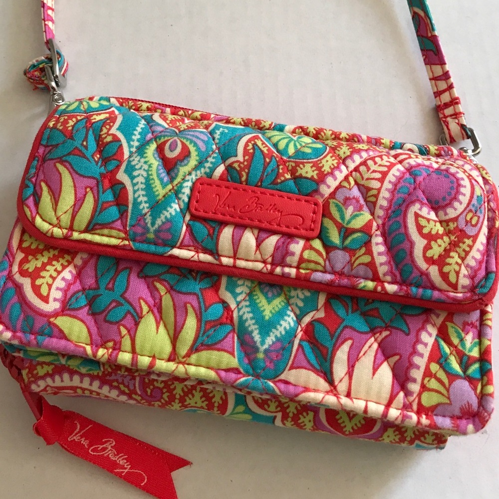 VERA BRADLEY • All-in-One Crossbody