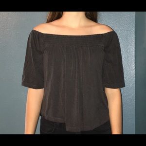 Off shoulder quarter sleeve shirt