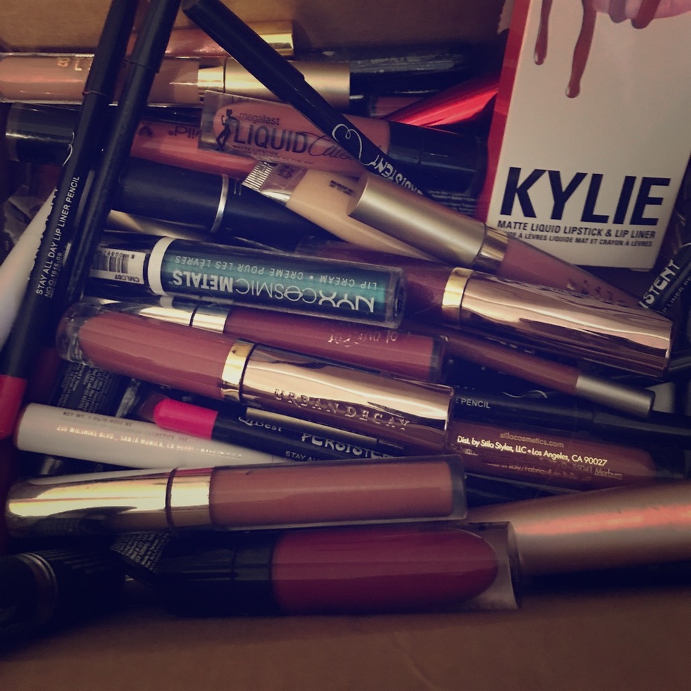 Mystery lip kits