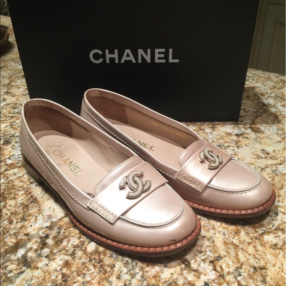 Chanel loafers with logo - Picture 2 of 5