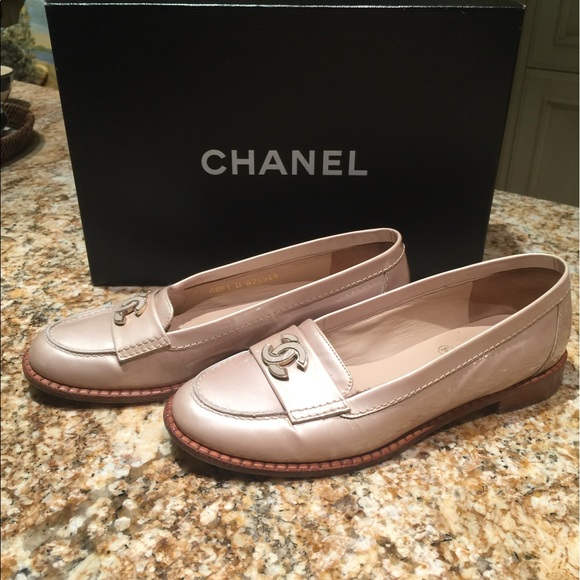 Chanel loafers with logo - Picture 3 of 5