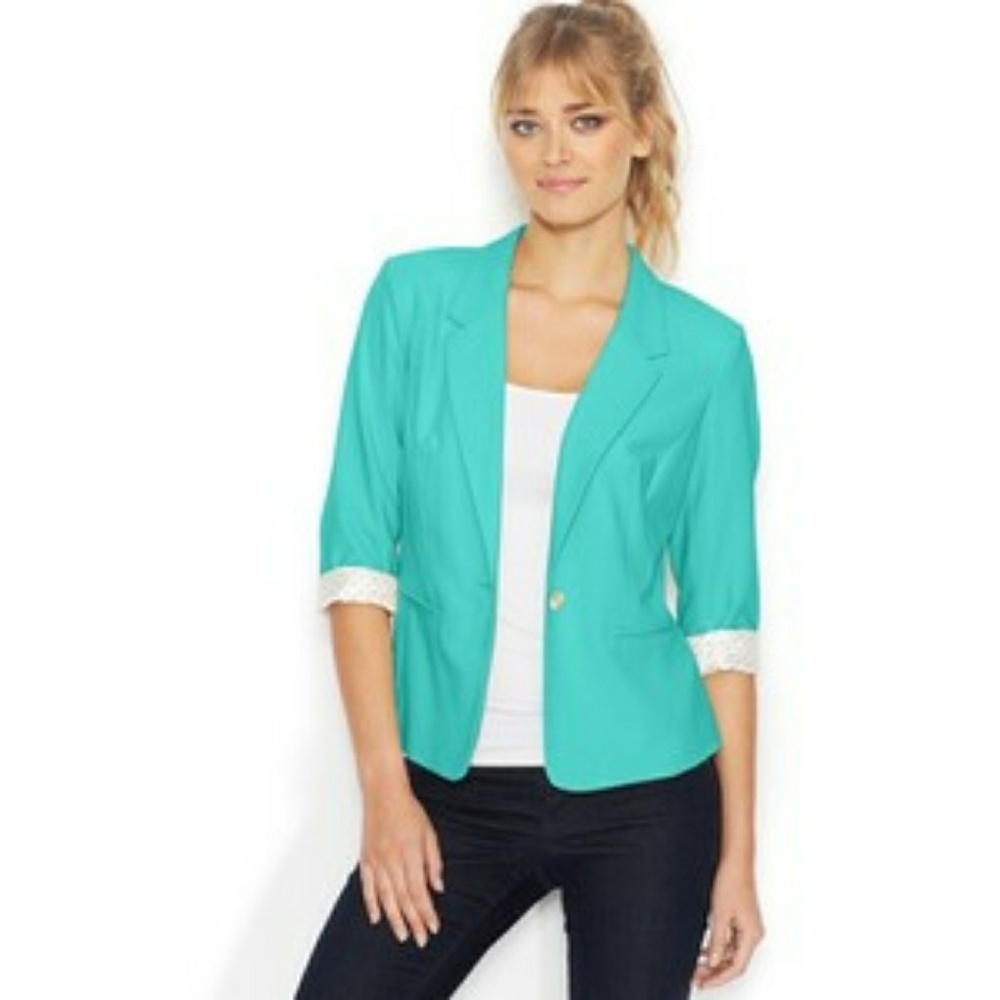 Fun, Hip Blazer in Mint