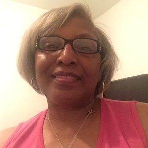 Meet your Posher, Elaine