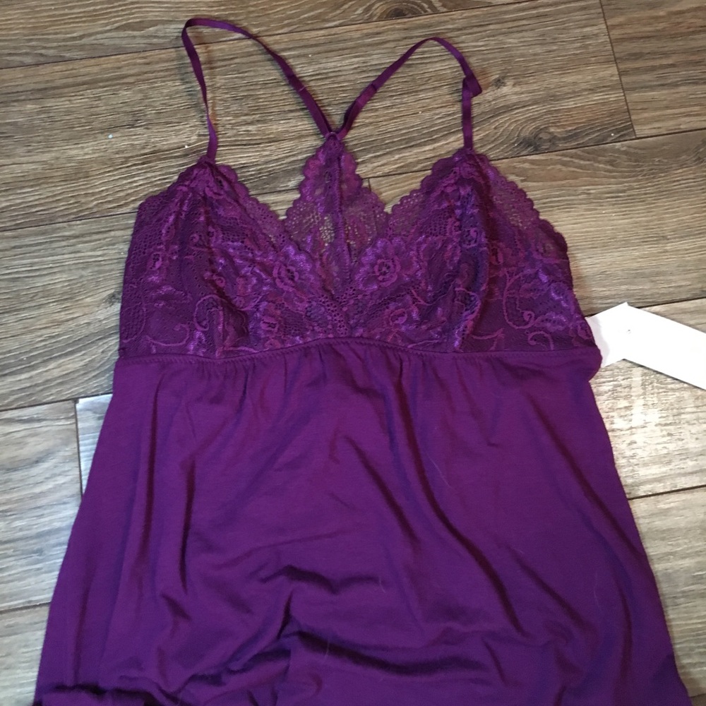 Size small plum top 💕