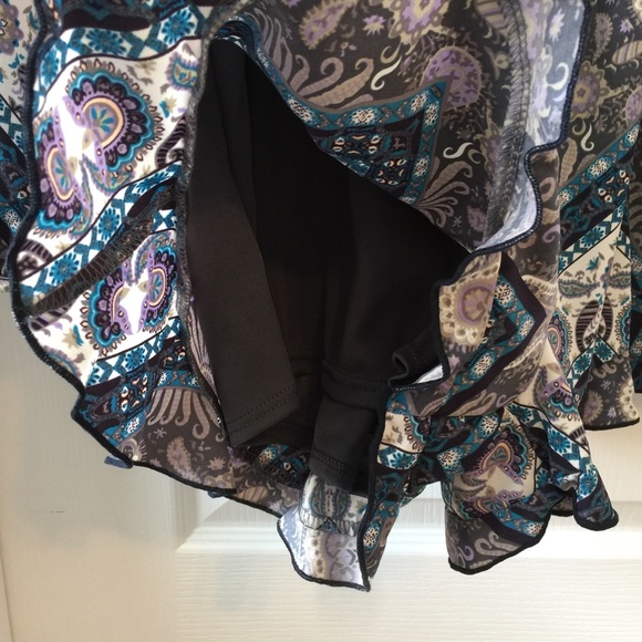 Paisley Print Romper - Picture 7 of 8