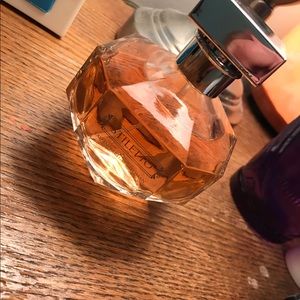 Like new stiletto perfume