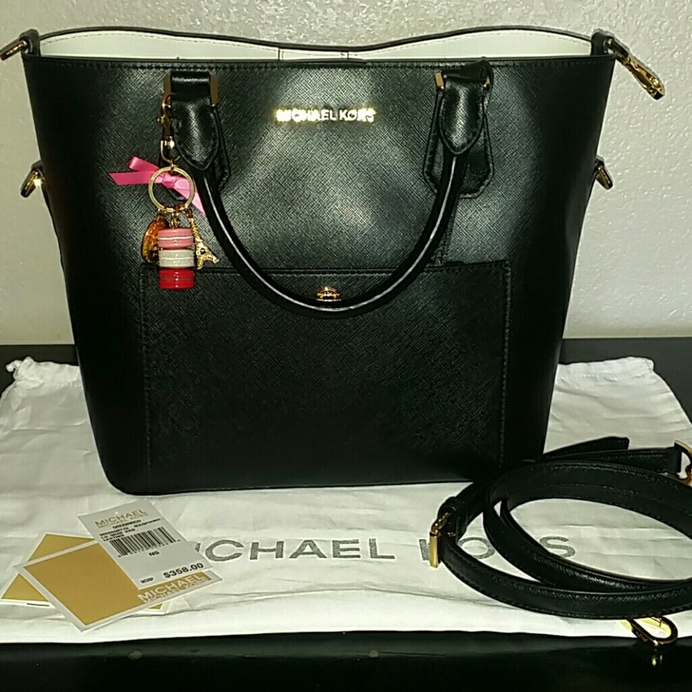 💕Authentic Mk Lg Greenwich Satchel💕