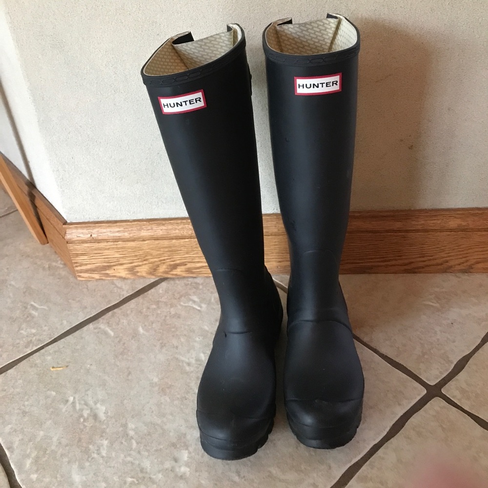 Hunter boots Size 6, adjustable calf