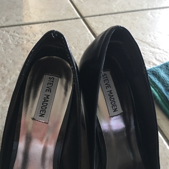 Black Patent Steve Madden Wedges - Picture 5 of 5