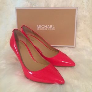 NEW Micheal KORS Pumps/Heals