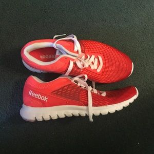 REEBOK TENNIS SHOES