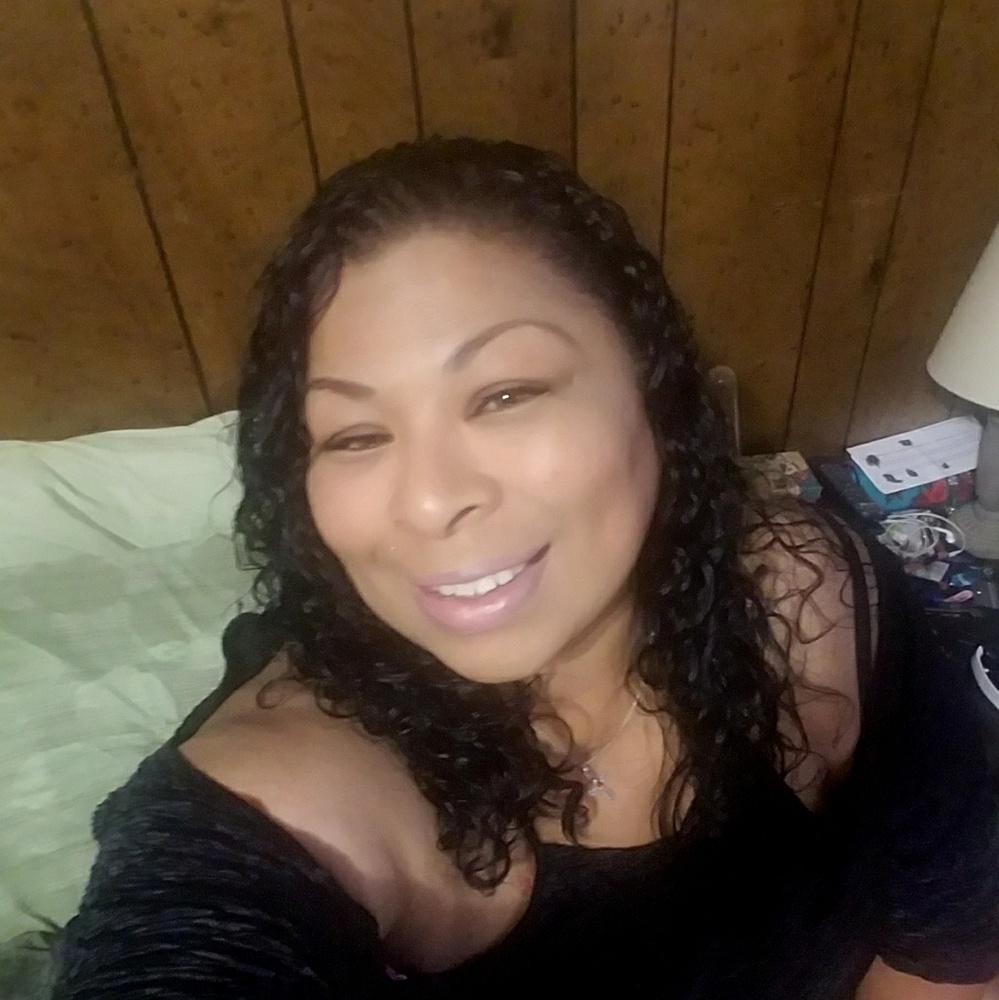 Meet your Posher, Yvette