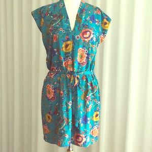 Cap sleeve v neck dress