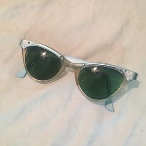 Light blue sunglasses vintage 50s style cateye