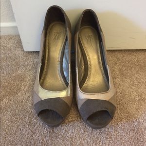 NY&CO Peep Toe Wedges
