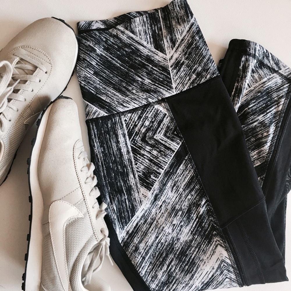 lululemon / mesh leggings