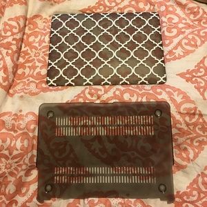 Gray and white laptop case