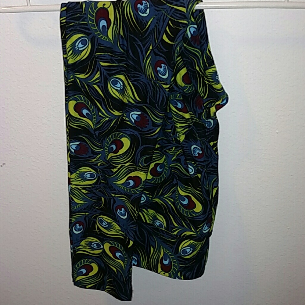 NWT Lularoe peacock feathers OS