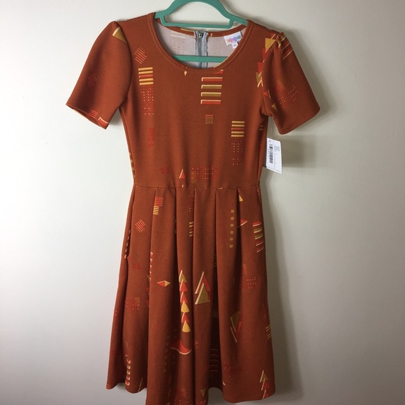 LuLaRoe XS Amelia - Picture 1 of 2