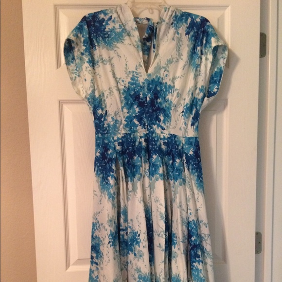 Anthropologie Dresses & Skirts - Anthropologie flared Anabelle dress
