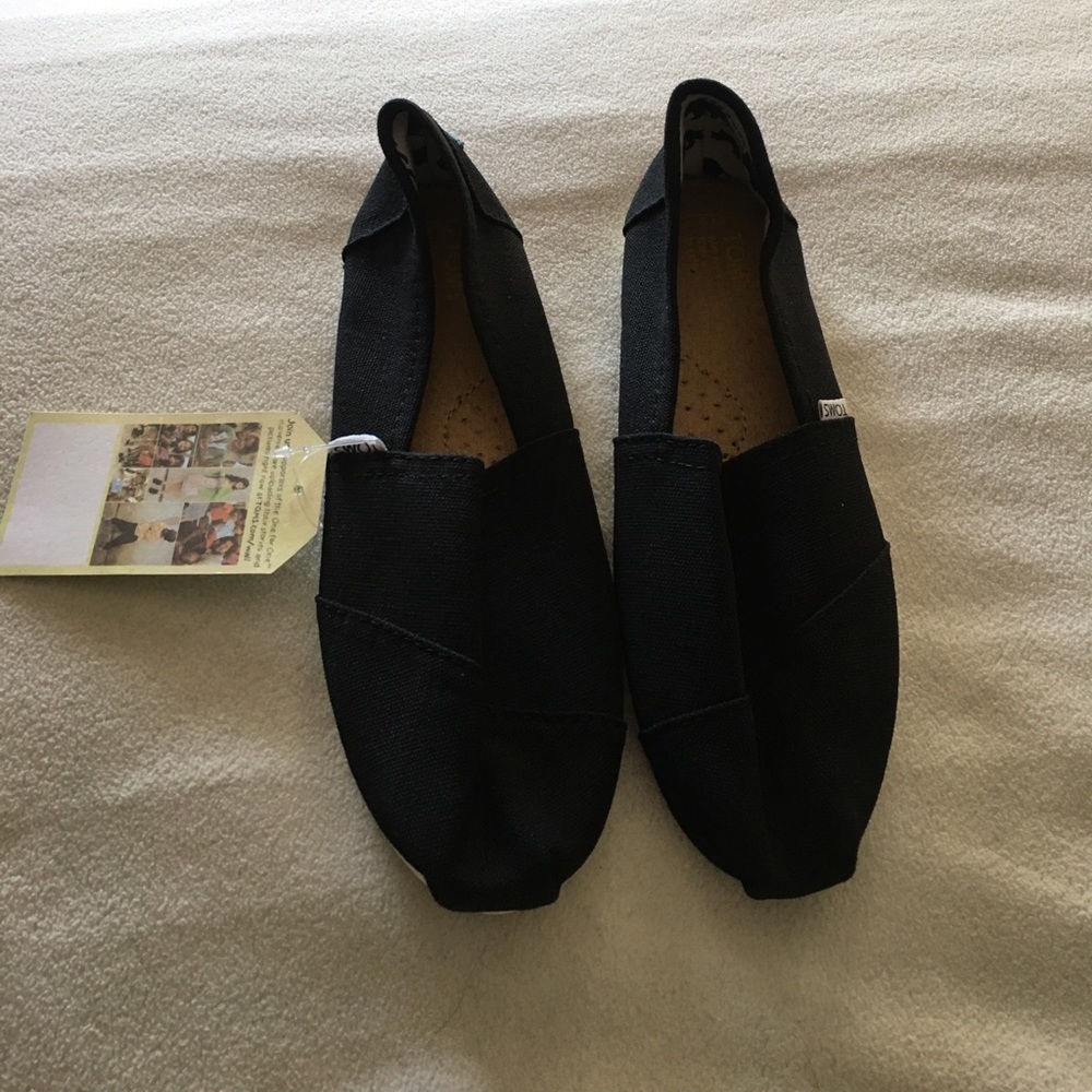 TOMS - Brand New With Tags