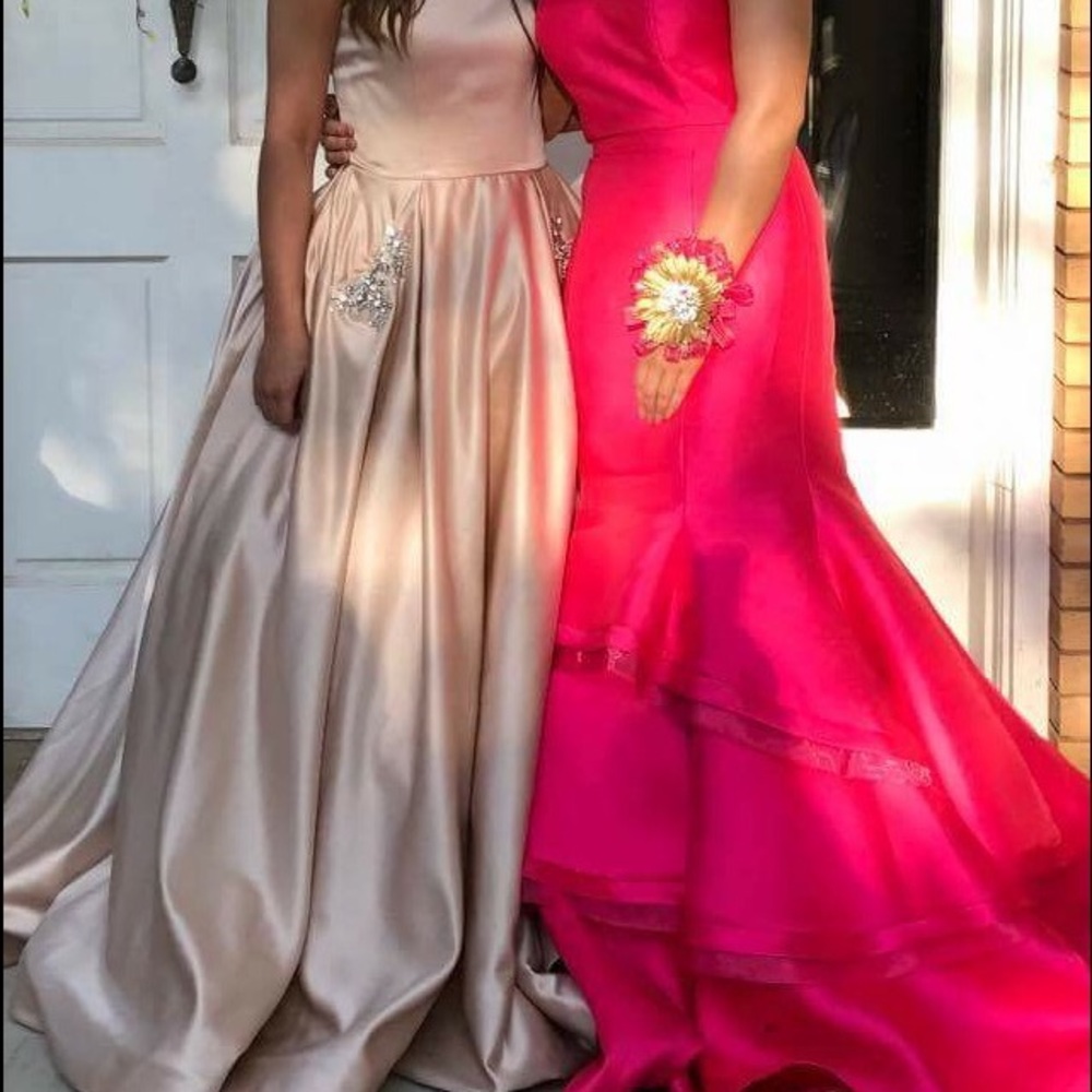 Sherri hill dress! Willing to take offers